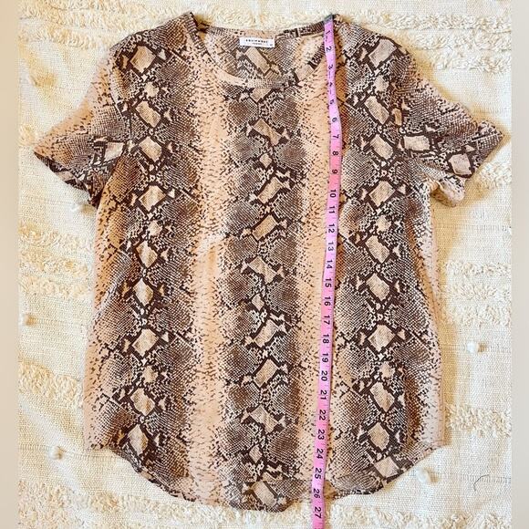 NWT Equipment 100% silk Python Riley Tee in Nude xsmall - Picture 10 of 16
